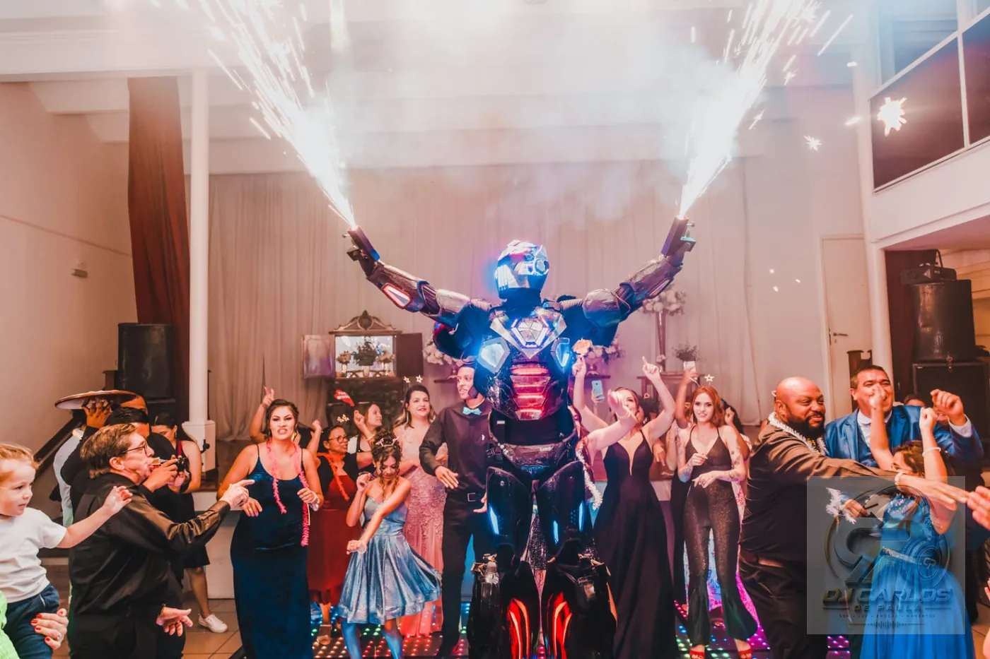Robô de LED Megatron apresentação